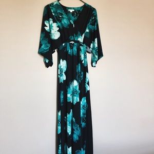 Women’s Floral Maxi Dress in Size Small